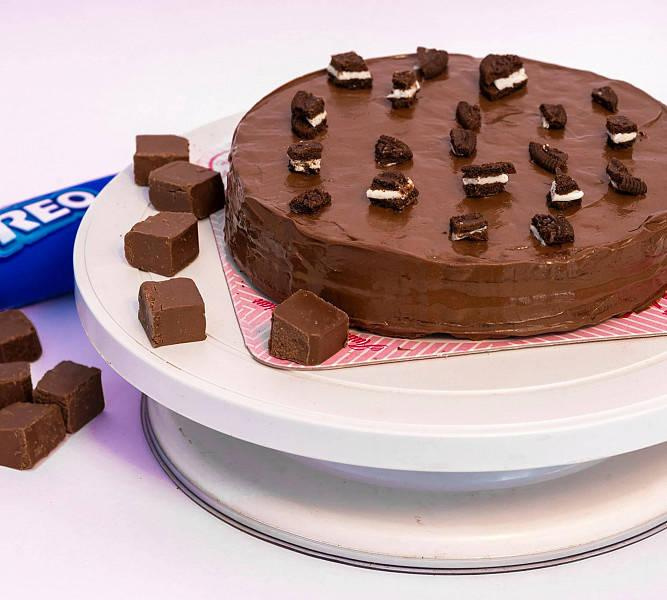 Kiki and Oreo Waffle Cake